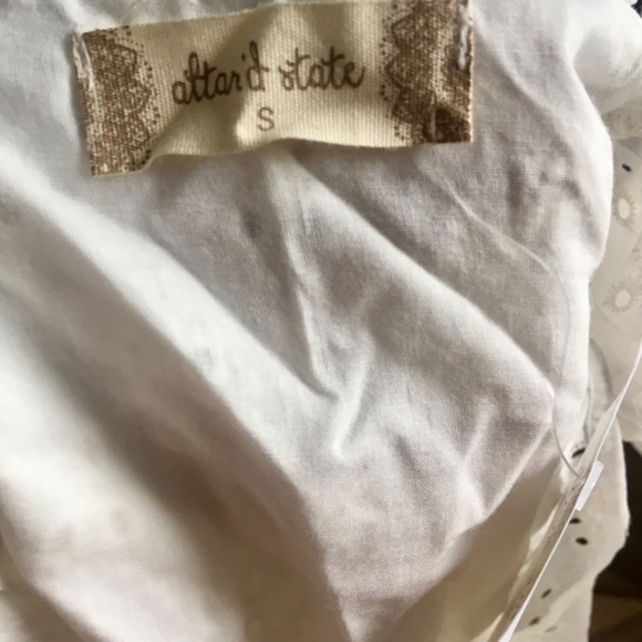 White Off the Shoulder Top - Picture 3 of 3